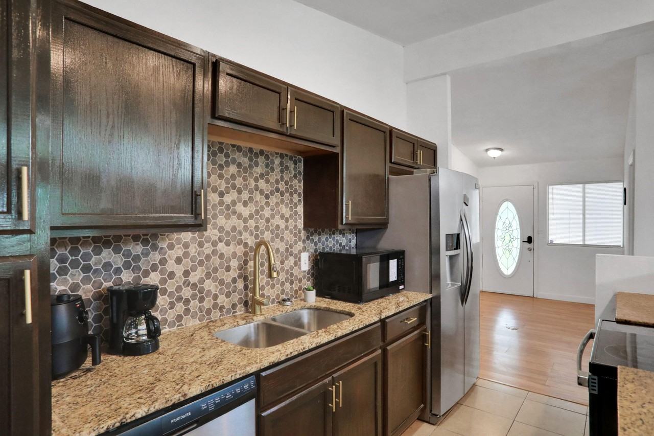 Burlingame Dr W - Photo 3 of 14