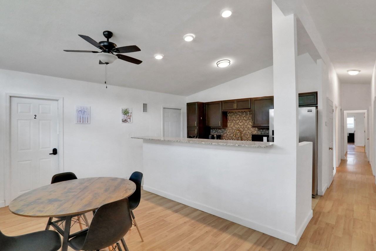 Burlingame Dr W - Photo 4 of 14