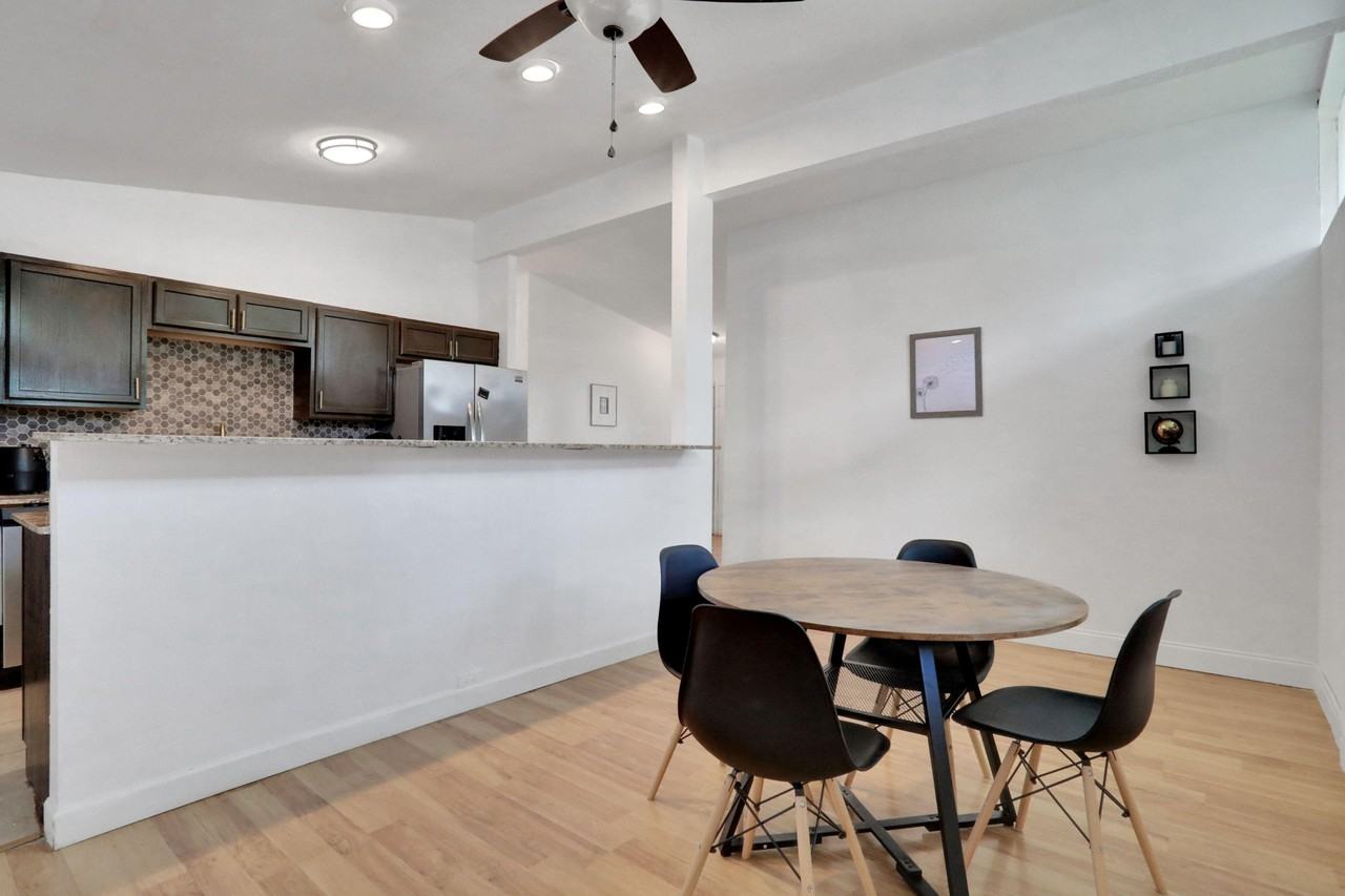 Burlingame Dr W - Photo 5 of 14