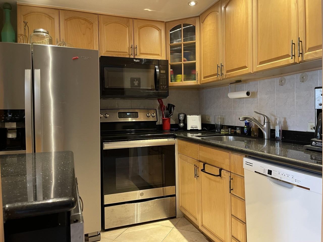 27 Mansfield A - Photo 7 of 48