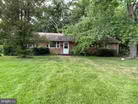 8716 Mcnair Dr - Photo 1 of 1