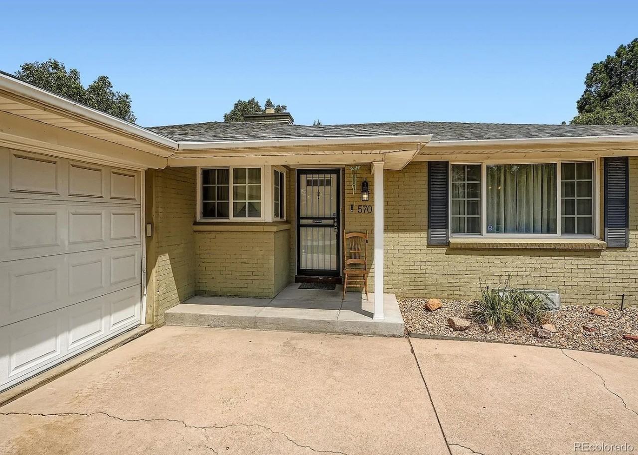 570 Nome St - Photo 2 of 31