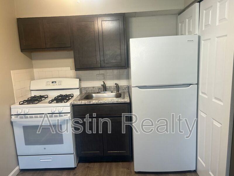 4164 Folsom Ave #B - Photo 3 of 8