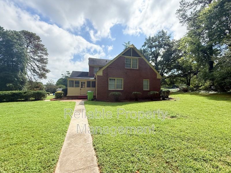 106 Donald Ross Dr - Photo 2 of 22