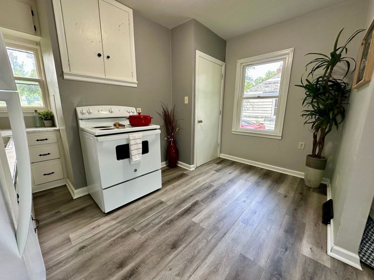 333 Lamont St - Photo 2 of 17