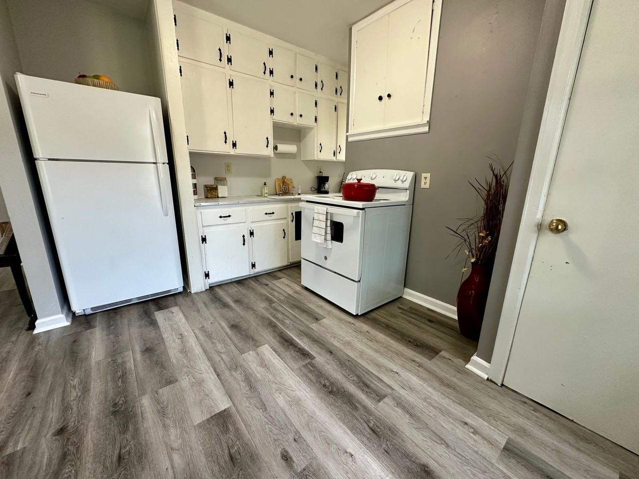 333 Lamont St - Photo 3 of 17