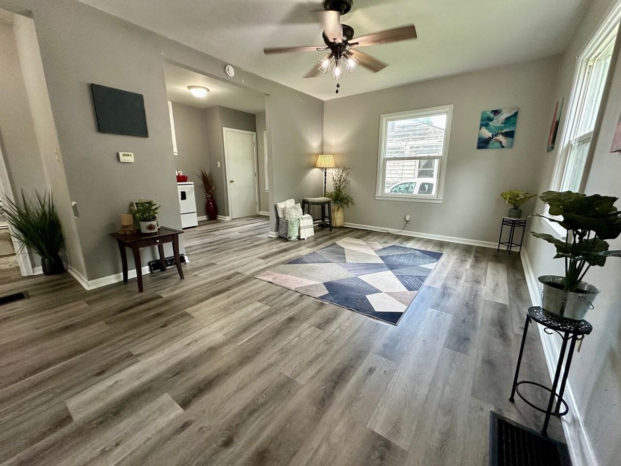 333 Lamont St - Photo 5 of 17