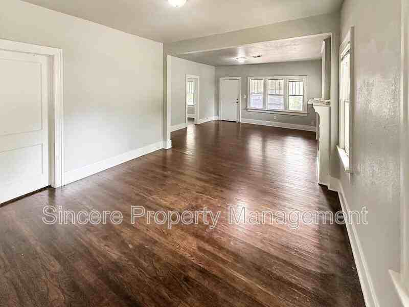 2233 Nw 22nd St - Photo 3 of 17