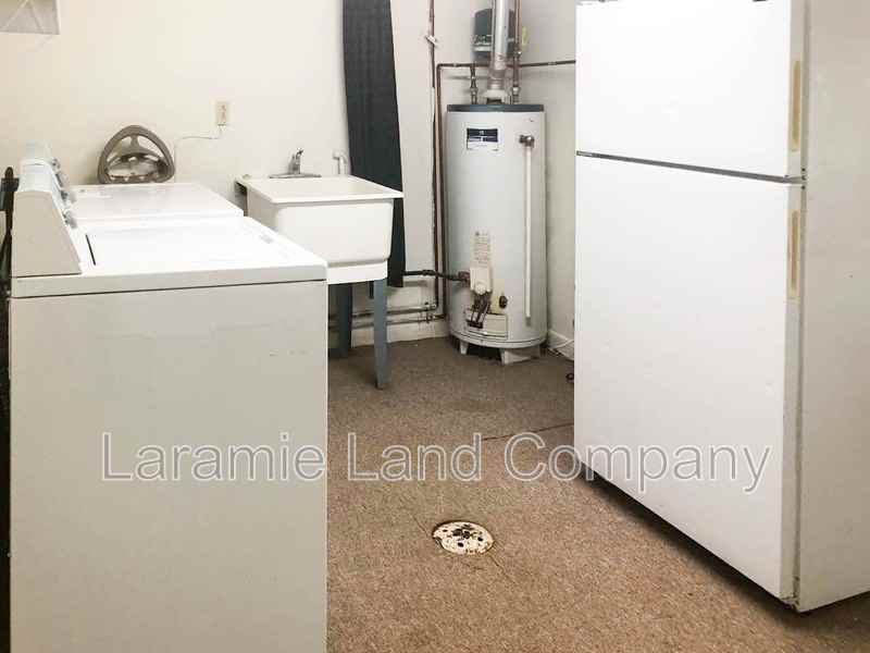 2582 Jackson St - Photo 6 of 10