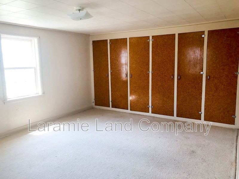 2582 Jackson St - Photo 7 of 10