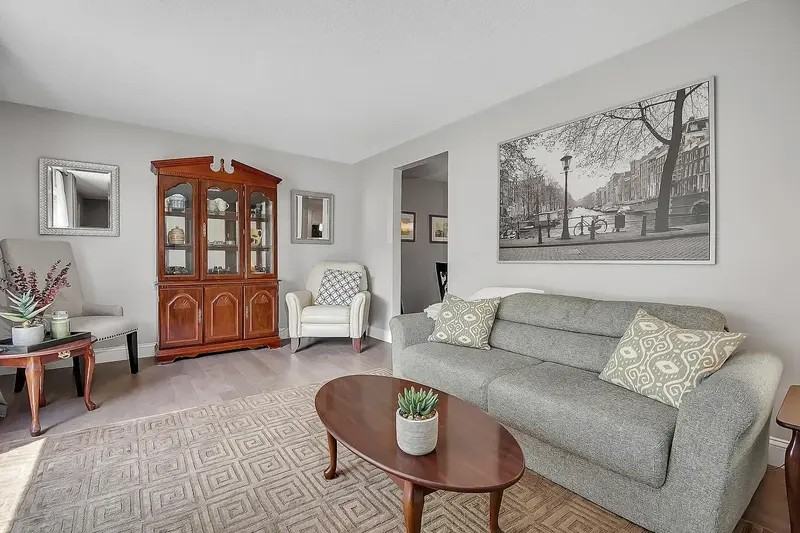 6880 Gray Gables Ln - Photo 6 of 21