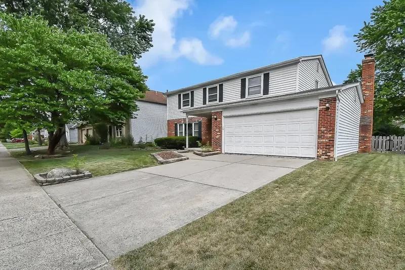 6880 Gray Gables Ln - Photo 4 of 21