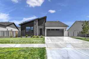 featured image of 2934 S Alcamo Way