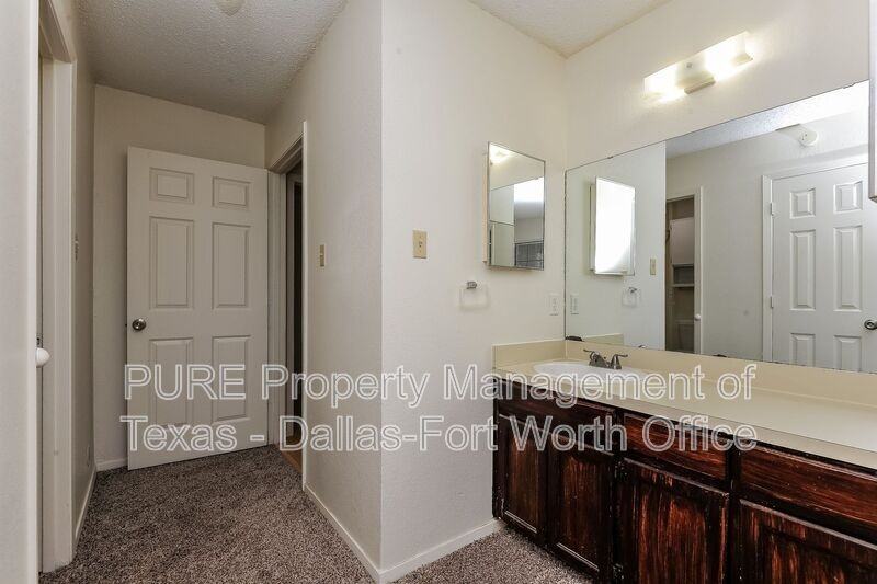 7525 Windhaven Rd - Photo 4 of 17