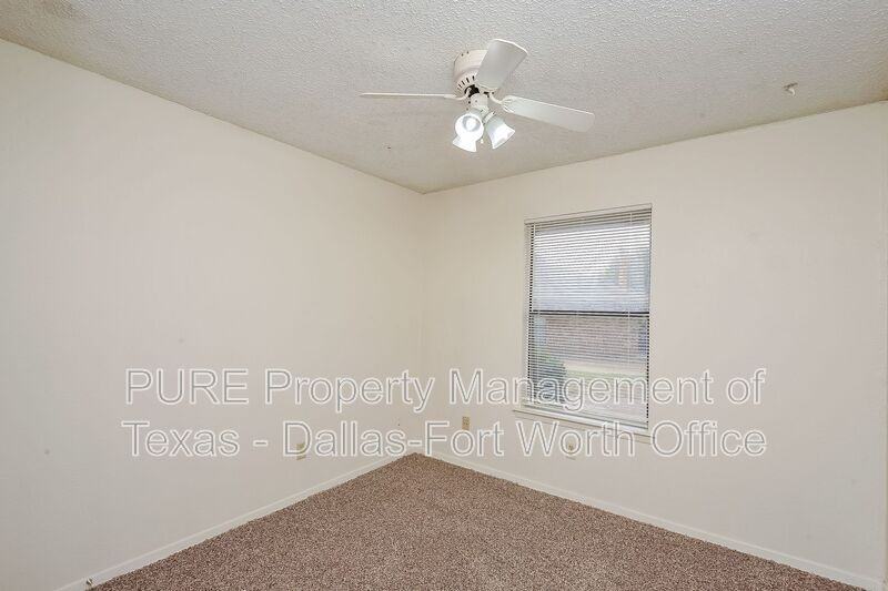7525 Windhaven Rd - Photo 7 of 17