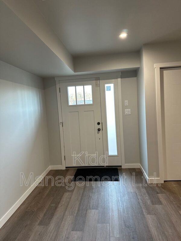 2022 Mcandrew Cres #1 - Photo 2 of 8