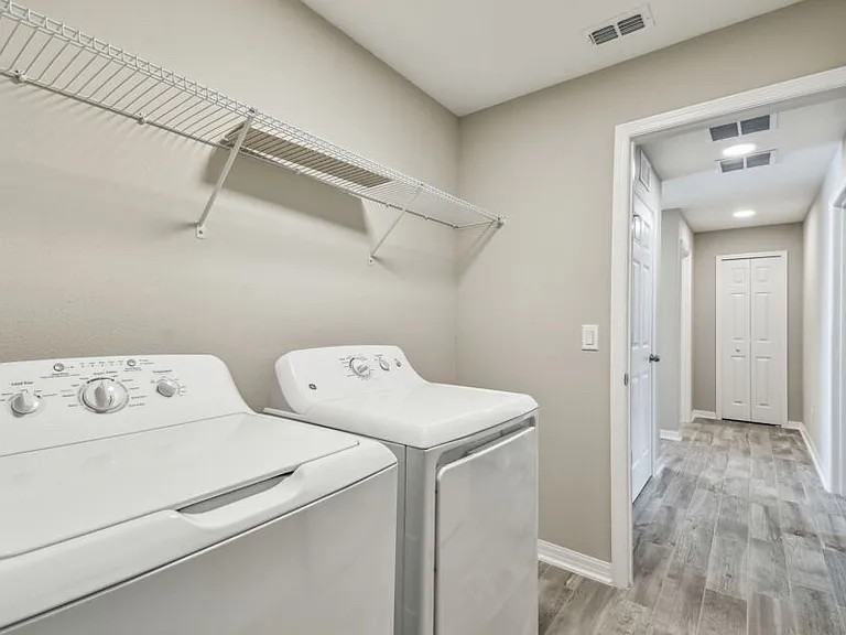 3087 Adams Cross Dr #1A - Photo 3 of 5