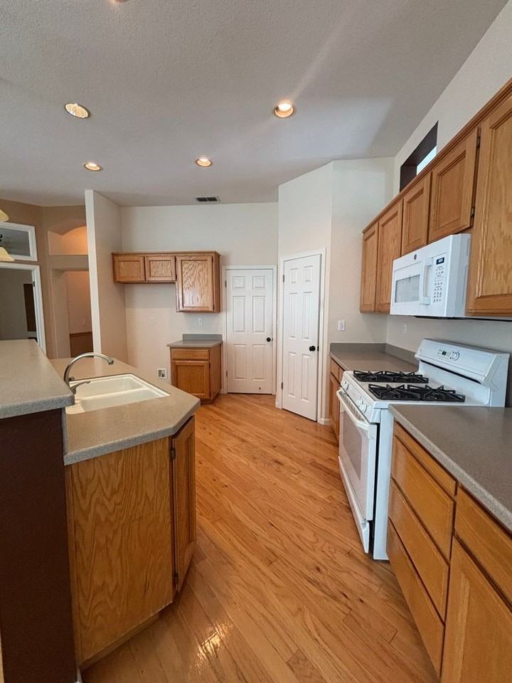 9224 Balboa Park Way - Photo 2 of 18