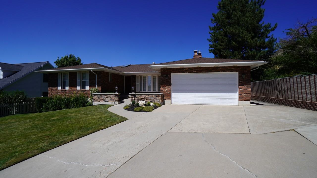 357 London Rd - Photo 2 of 38