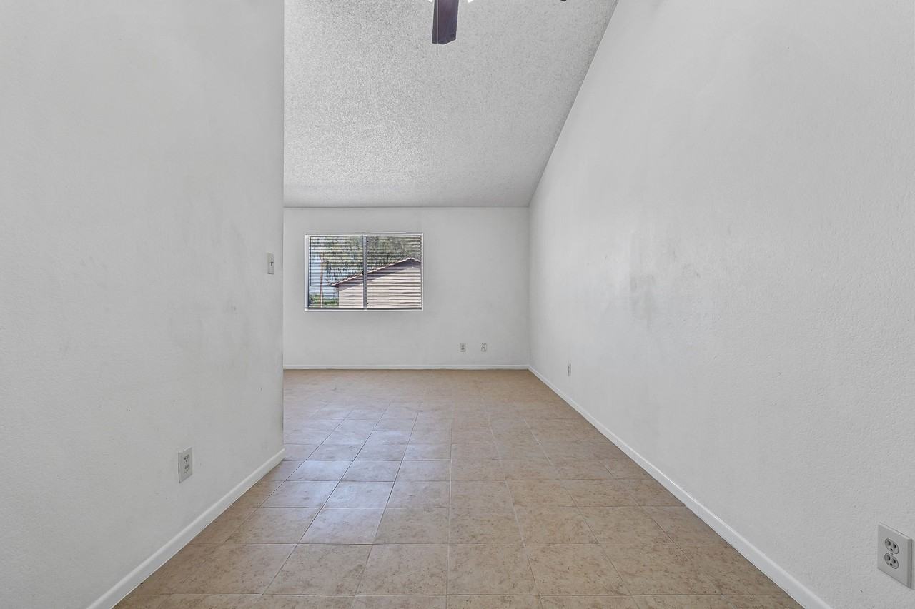 260 W 8Th Ave Bldg - Photo 7 of 32