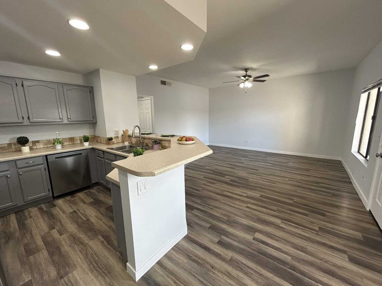 11666 N 28Th Dr - Photo 3 of 15