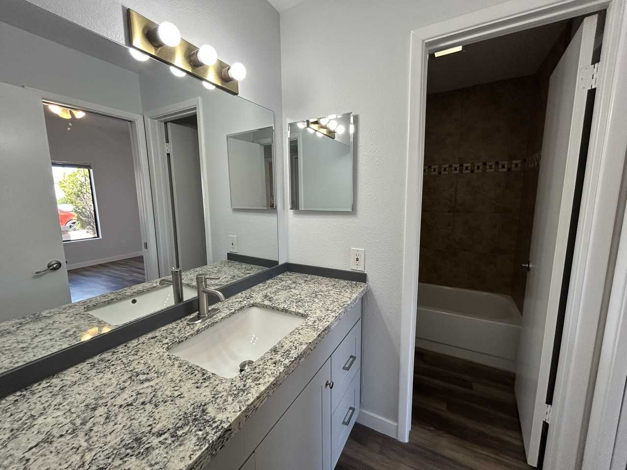 11666 N 28Th Dr - Photo 7 of 15