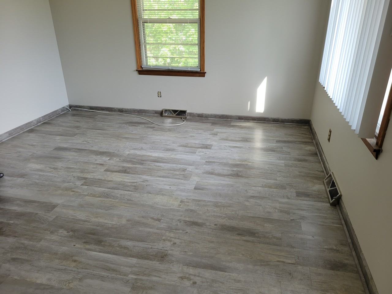 2719 Hampshire Ave N - Photo 4 of 18