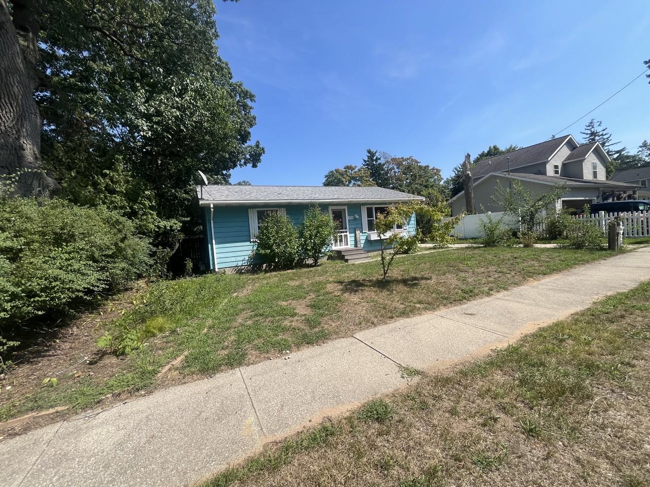 2024 Estes St - Photo 2 of 13