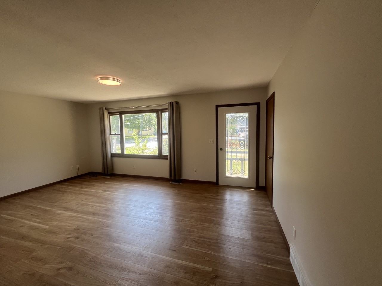 2024 Estes St - Photo 3 of 13