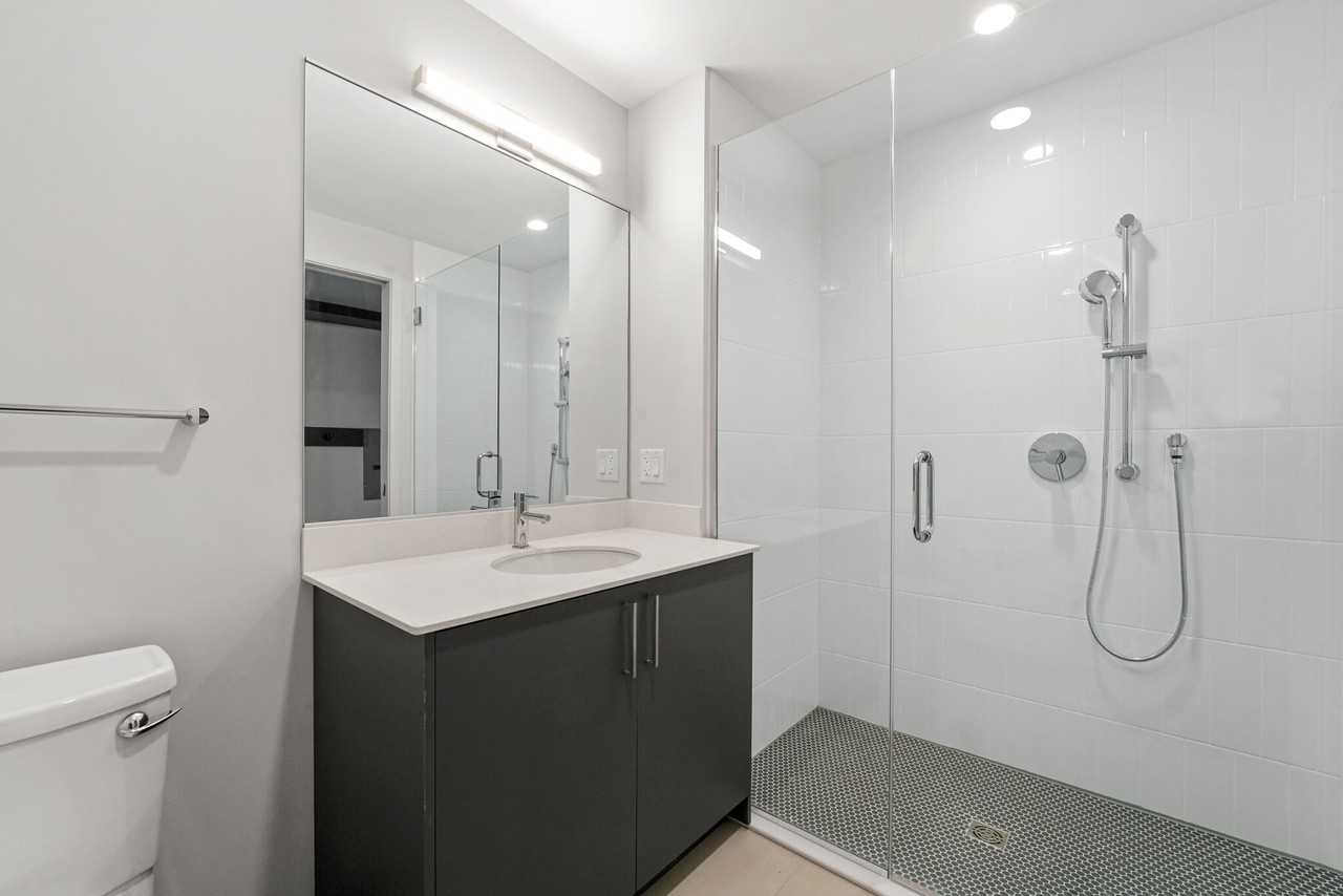 641 N Ogden Ave #209 - Photo 3 of 8