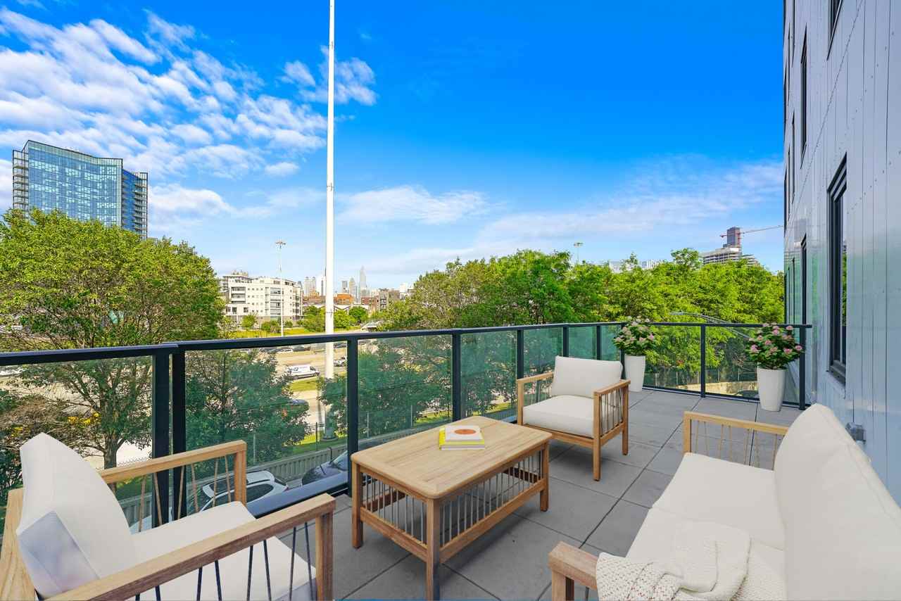 641 N Ogden Ave #209 - Photo 4 of 8