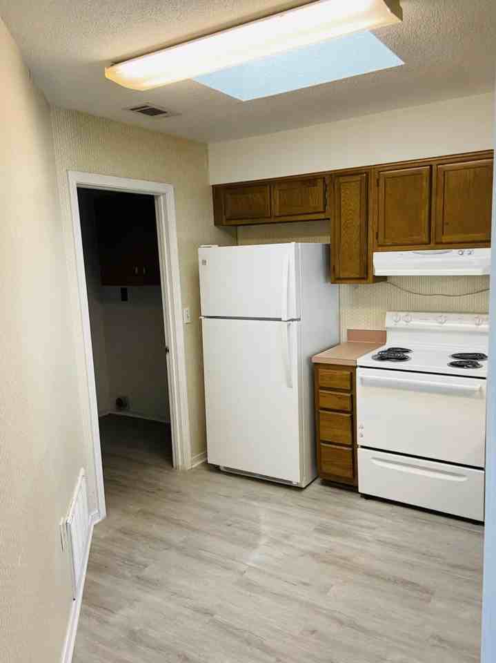 8 Viking Dr Nw #C - Photo 7 of 32