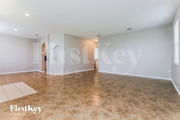 2751 Berkford Cir - Photo 3 of 16