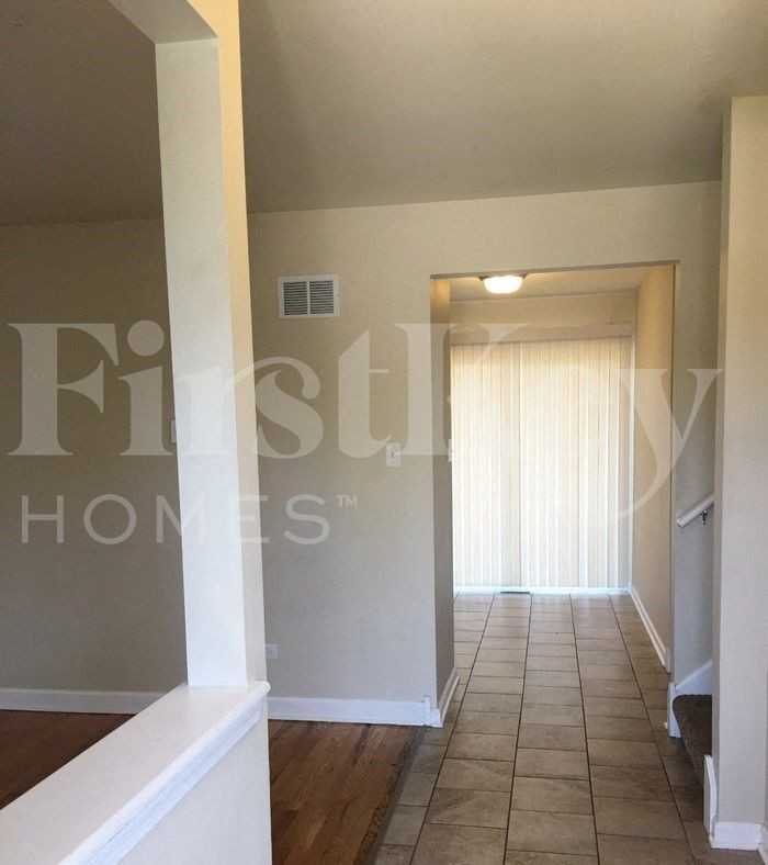 17225 Coventry Ln - Photo 3 of 13