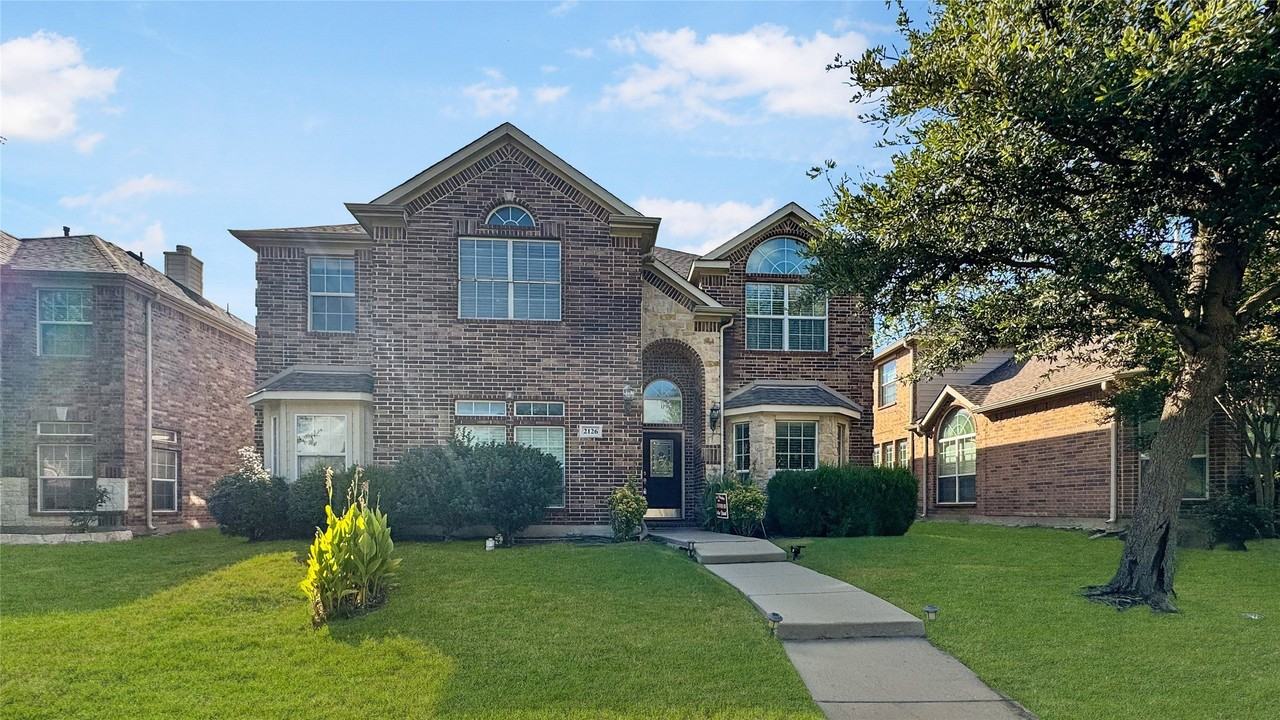 2126 Hunt Club Trl - Photo 3 of 41