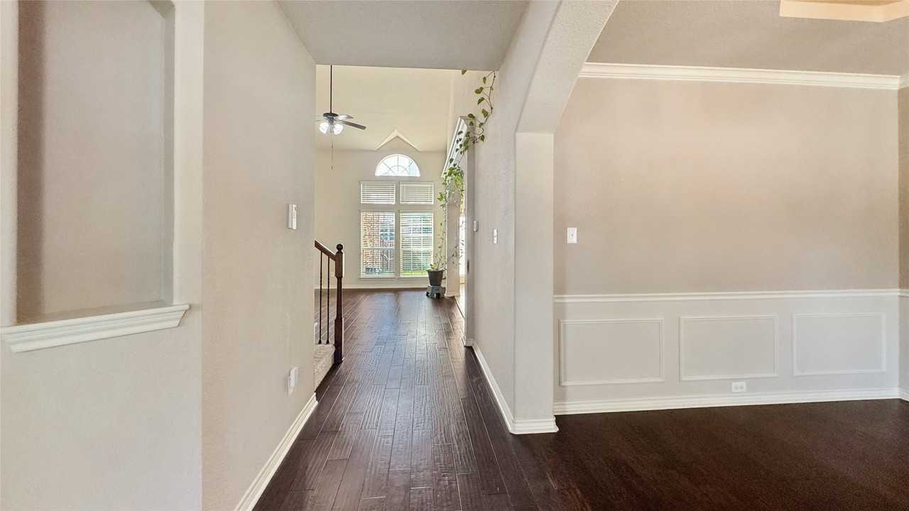 2126 Hunt Club Trl - Photo 4 of 41