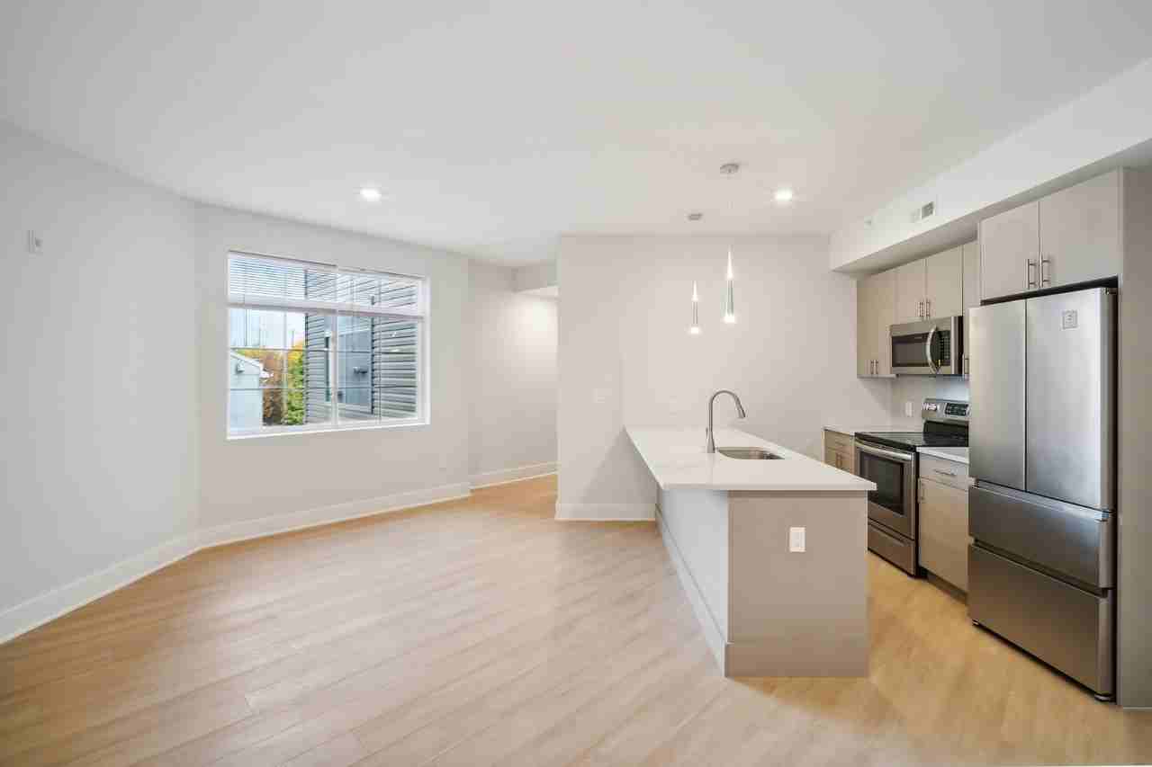 646 N 32nd St. - Photo 2 of 30