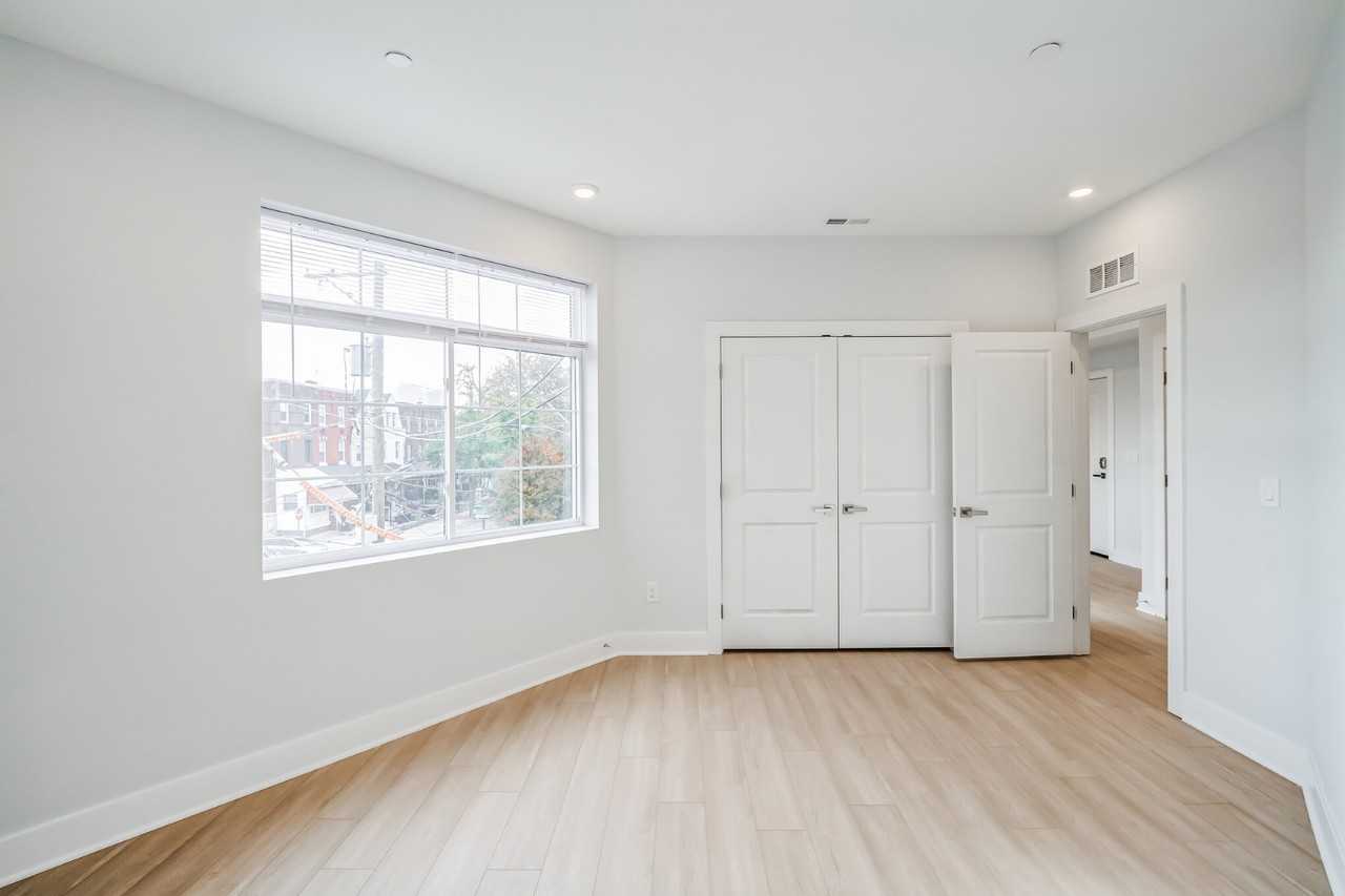 646 N 32nd St. - Photo 4 of 30