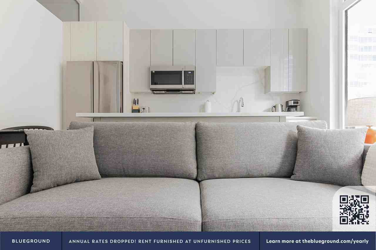 812 W Adams St #1253 - Photo 3 of 29