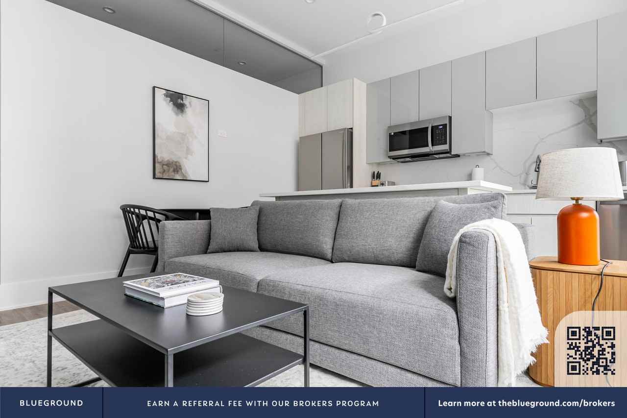 812 W Adams St #1253 - Photo 4 of 29