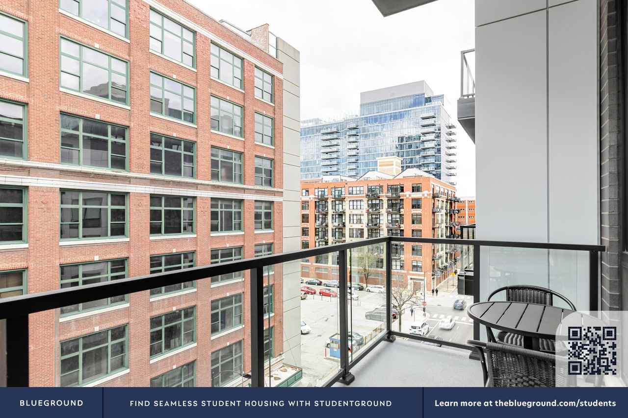 812 W Adams St #1253 - Photo 6 of 29