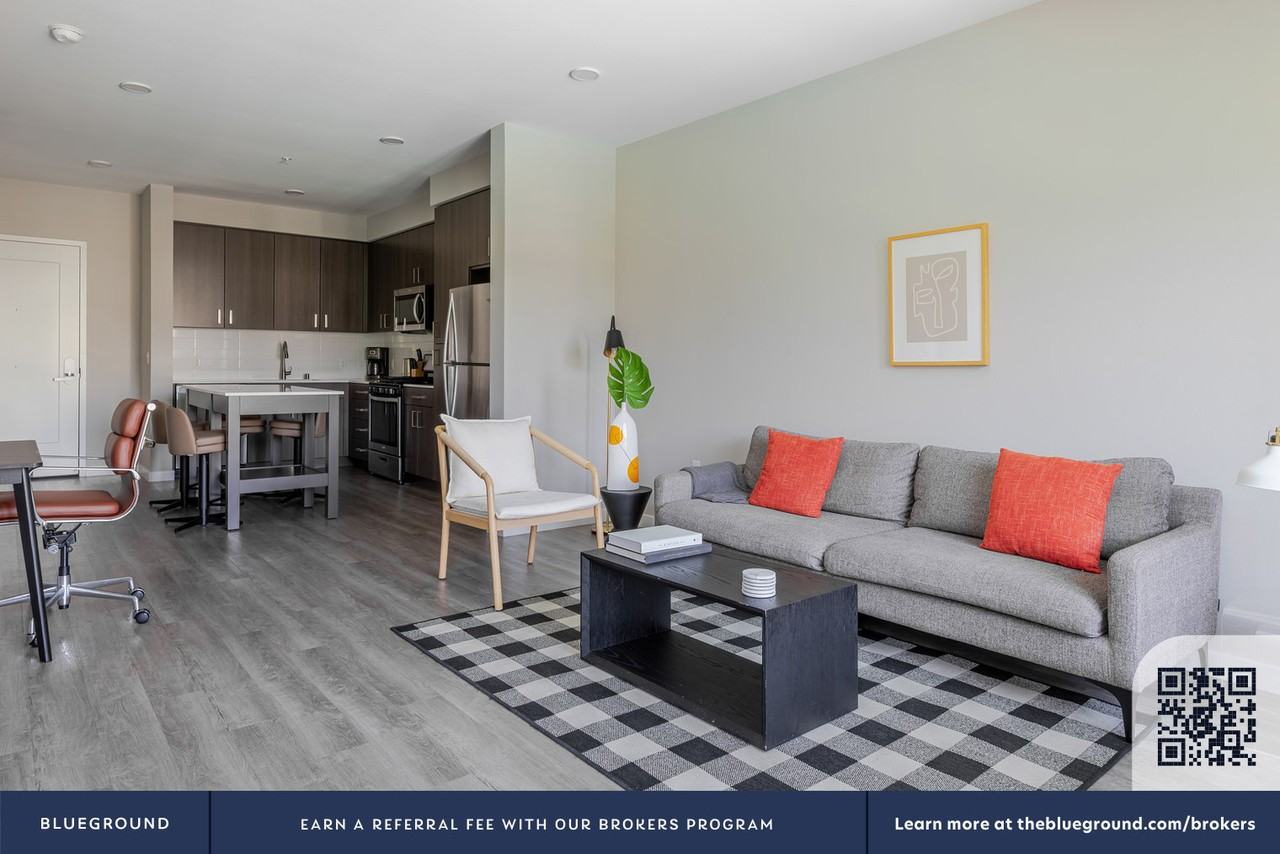 3560 Rambla Pl #1933 - Photo 5 of 50