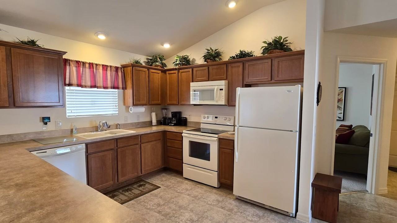 2290 Nackman Pl - Photo 7 of 23