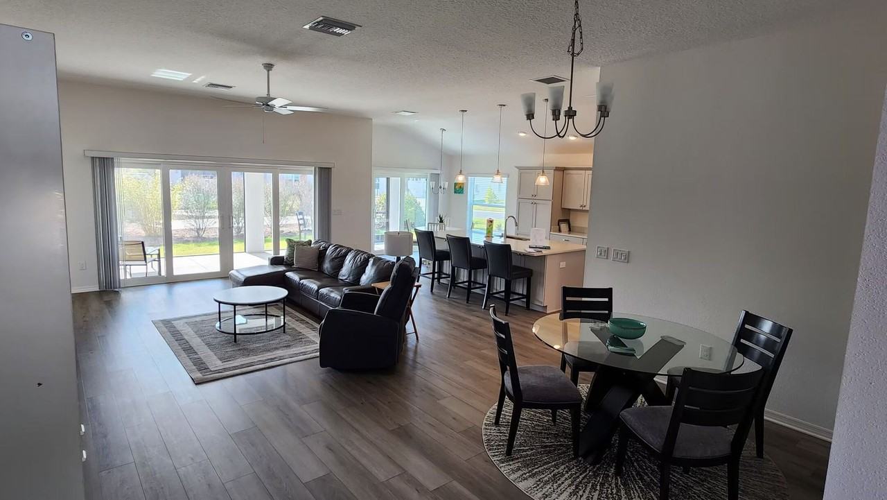 2650 Quelly Rd - Photo 4 of 35