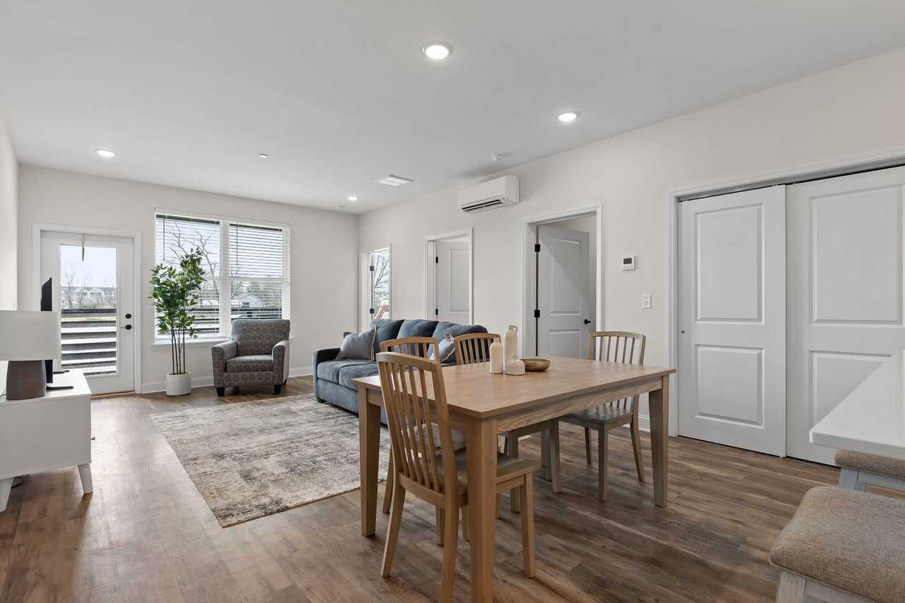 2318 East Main Street - Photo 2 of 74