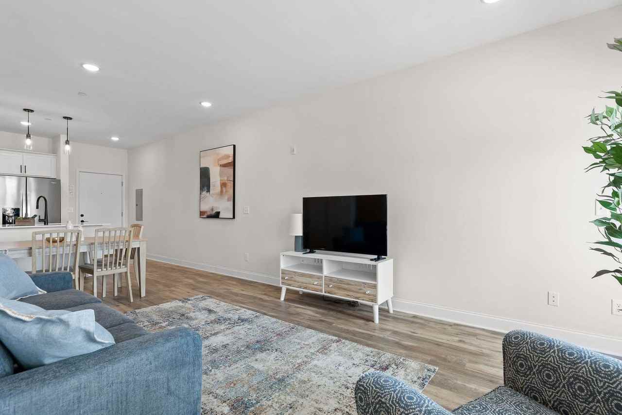 2318 East Main Street - Photo 4 of 74