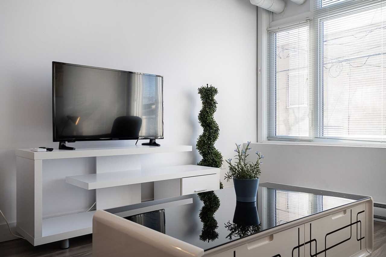 6552 Av De Chateaubriand #1261771P - Photo 2 of 27