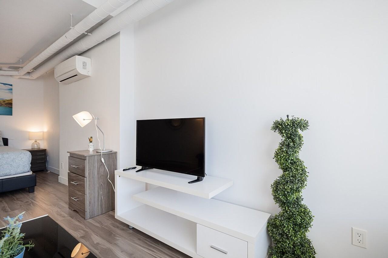 6552 Av De Chateaubriand #1261771P - Photo 4 of 27