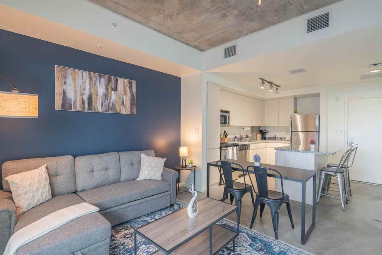 814 N 4th St #1263028P - Photo 2 of 50