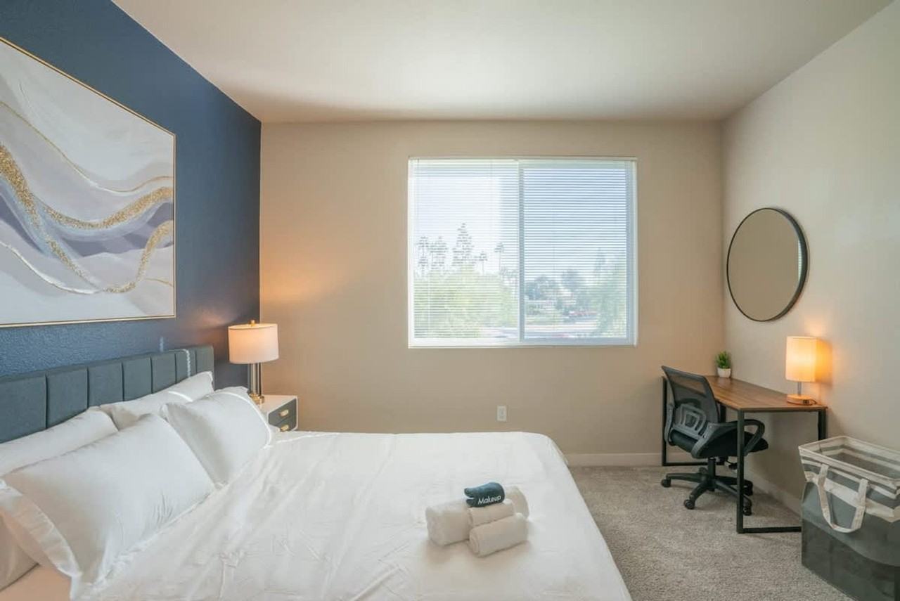 1890 South Country Club Way - Photo 4 of 35